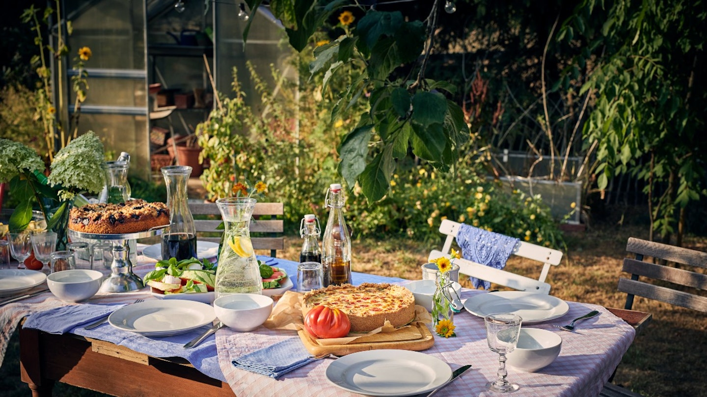 outdoor-dining-set