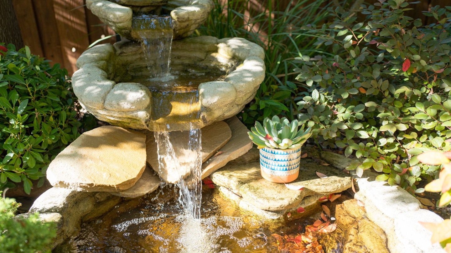 Cascade water feature for Zen tranquillity