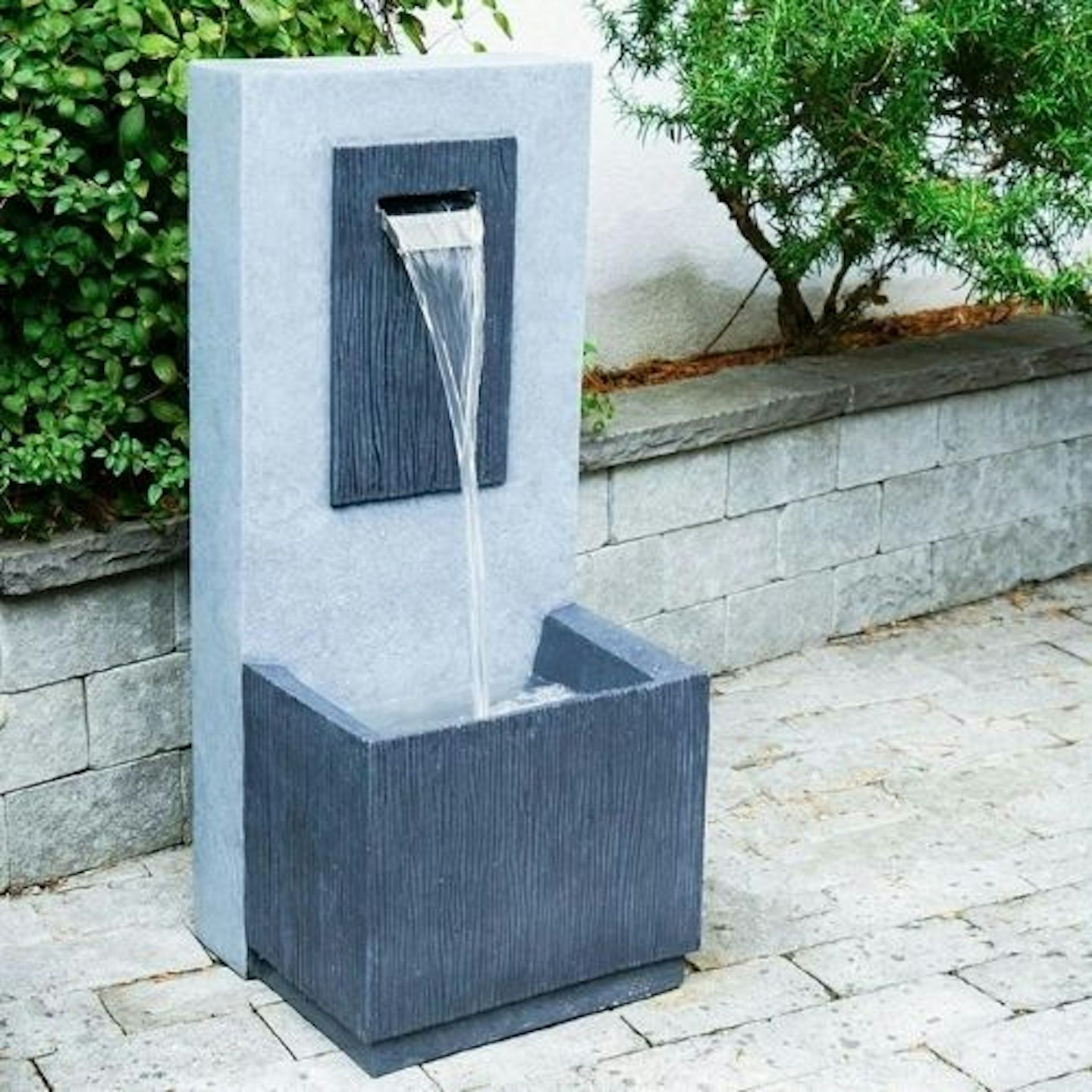 Crocus Outdoor Contemporary Water Feature