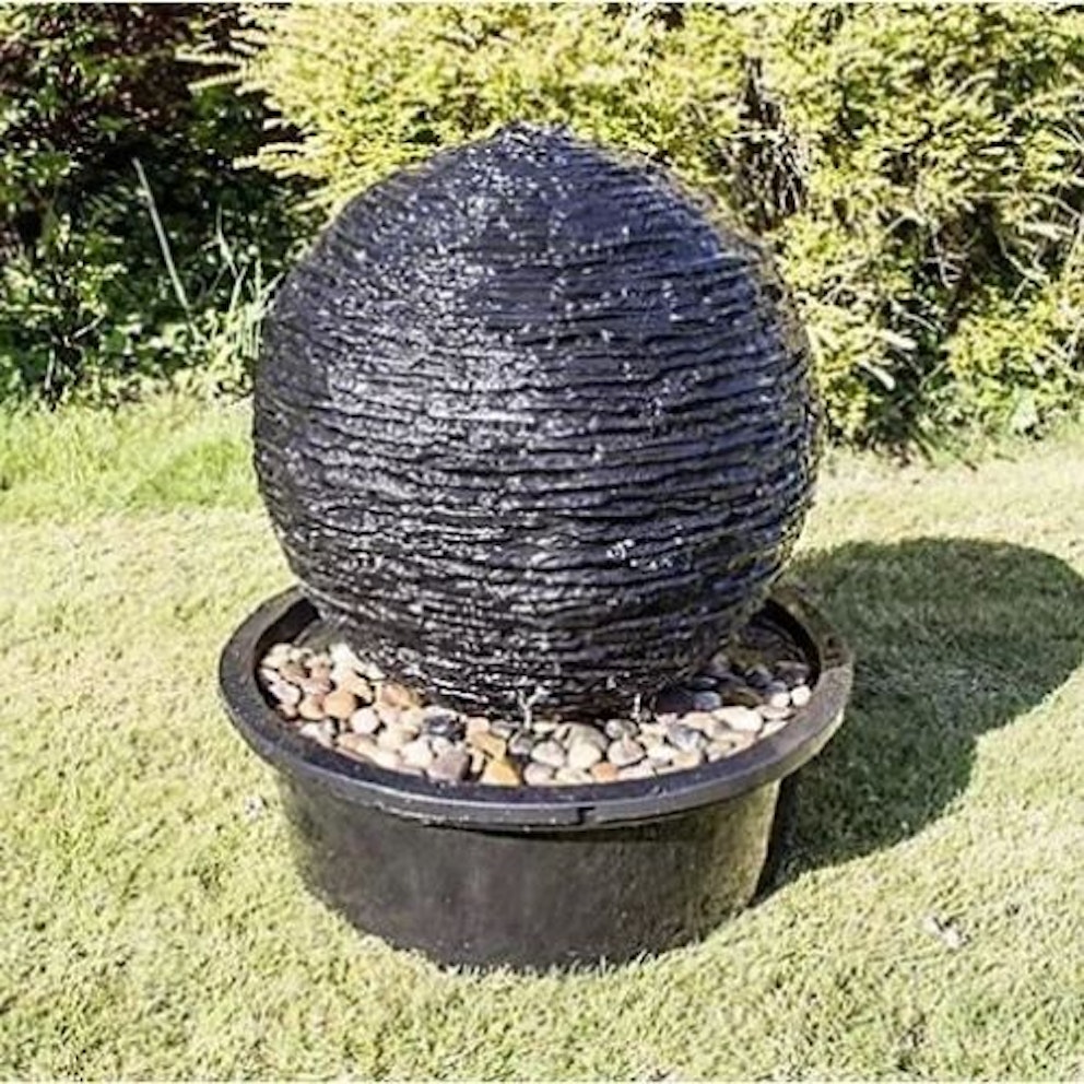 Modern water features inspired by nature | Outdoor Living | Modern Gardens