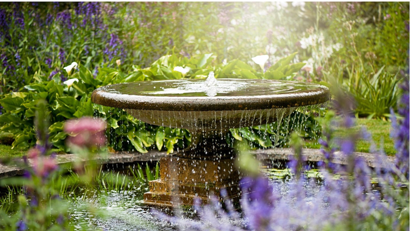 Best solar pump for a water feature