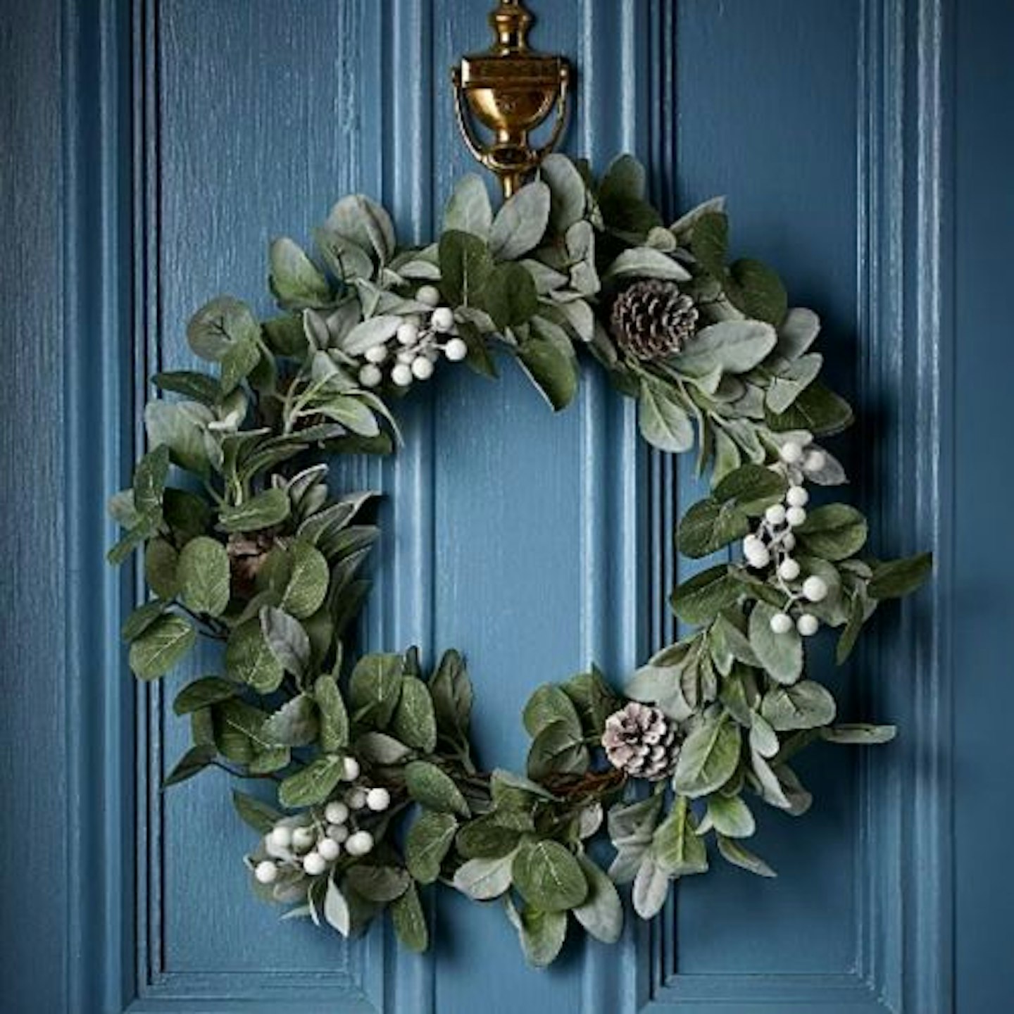 Green & White Christmas Wreath