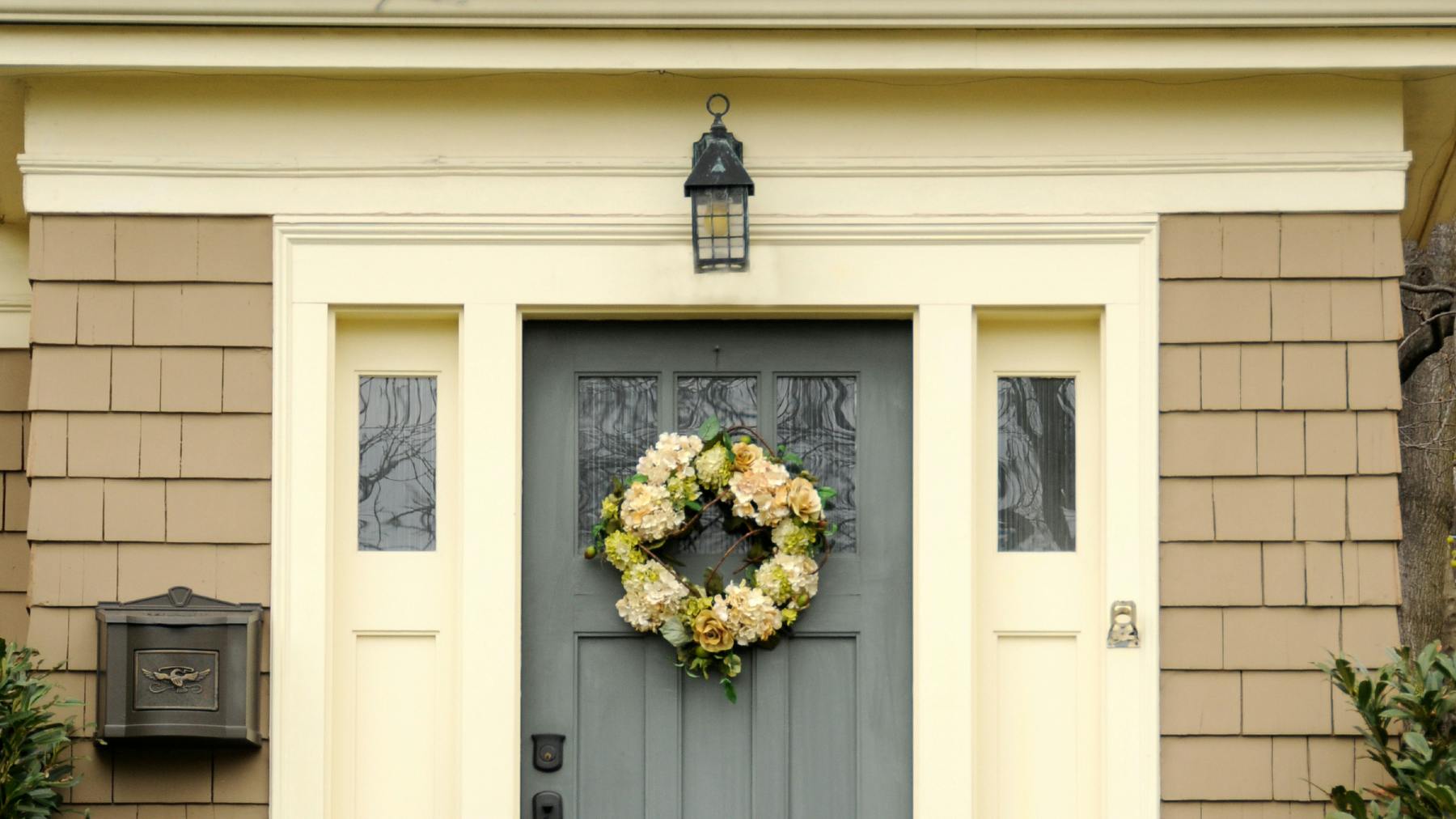 Best door wreath ideas to elevate your entrance 2024