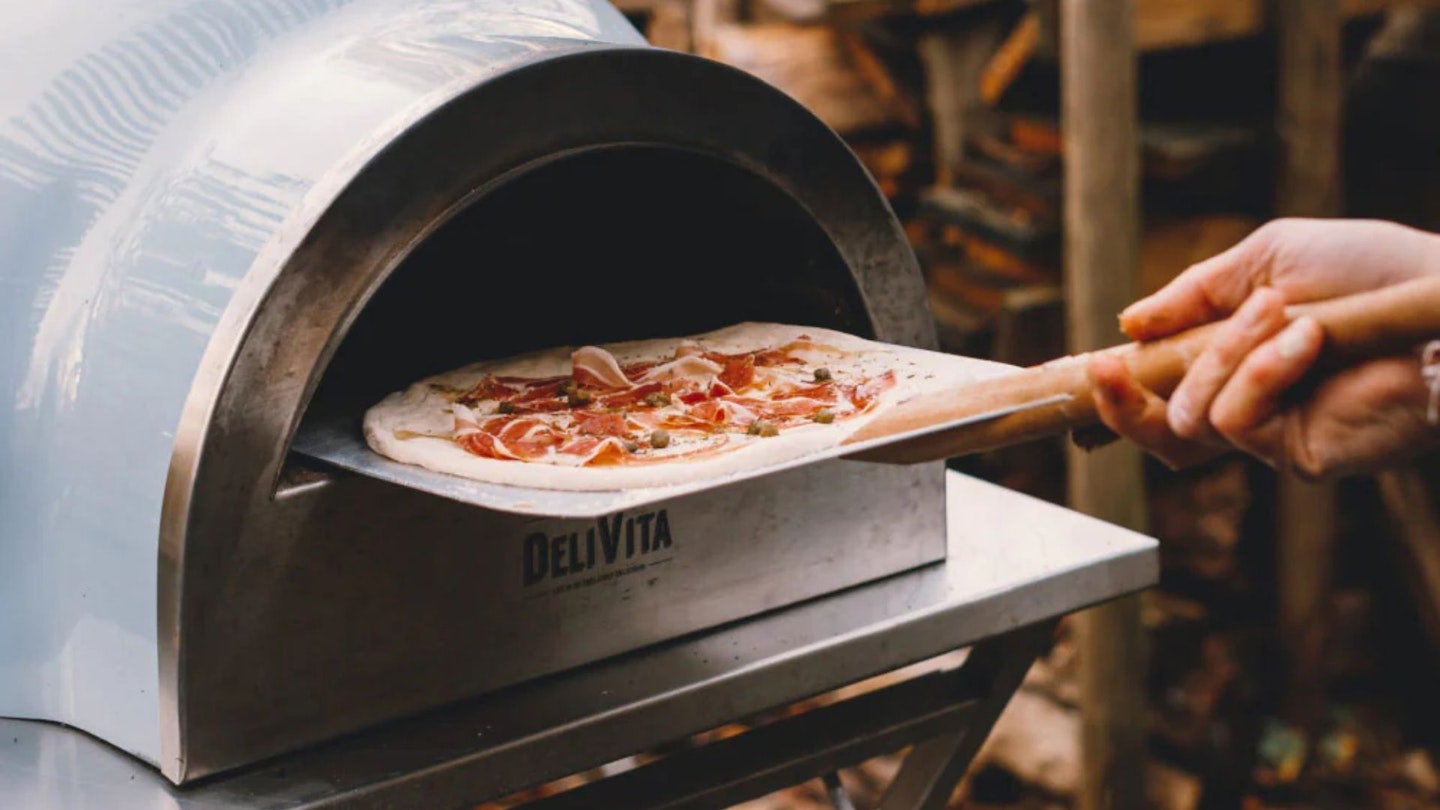 DeliVita pizza oven with peel