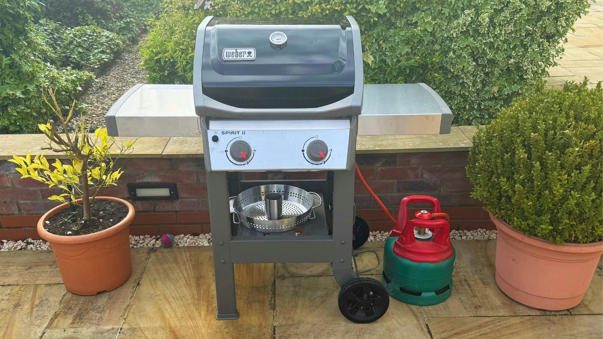 Weber Spirit II E 210 review perfect for BBQ beginners