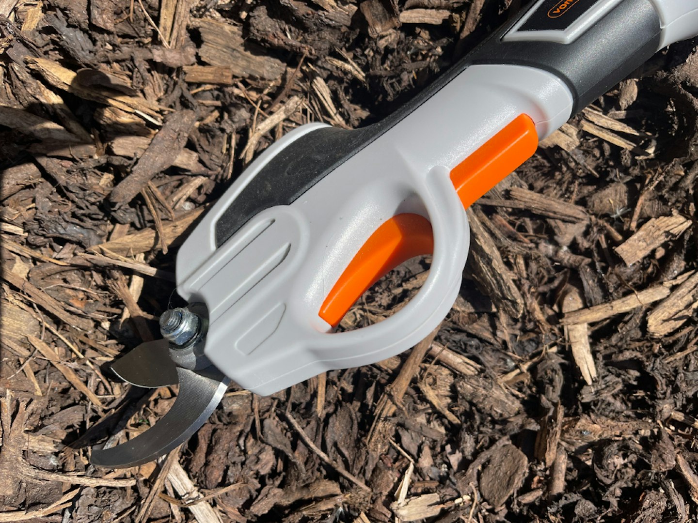 VonHaus electric secateurs 