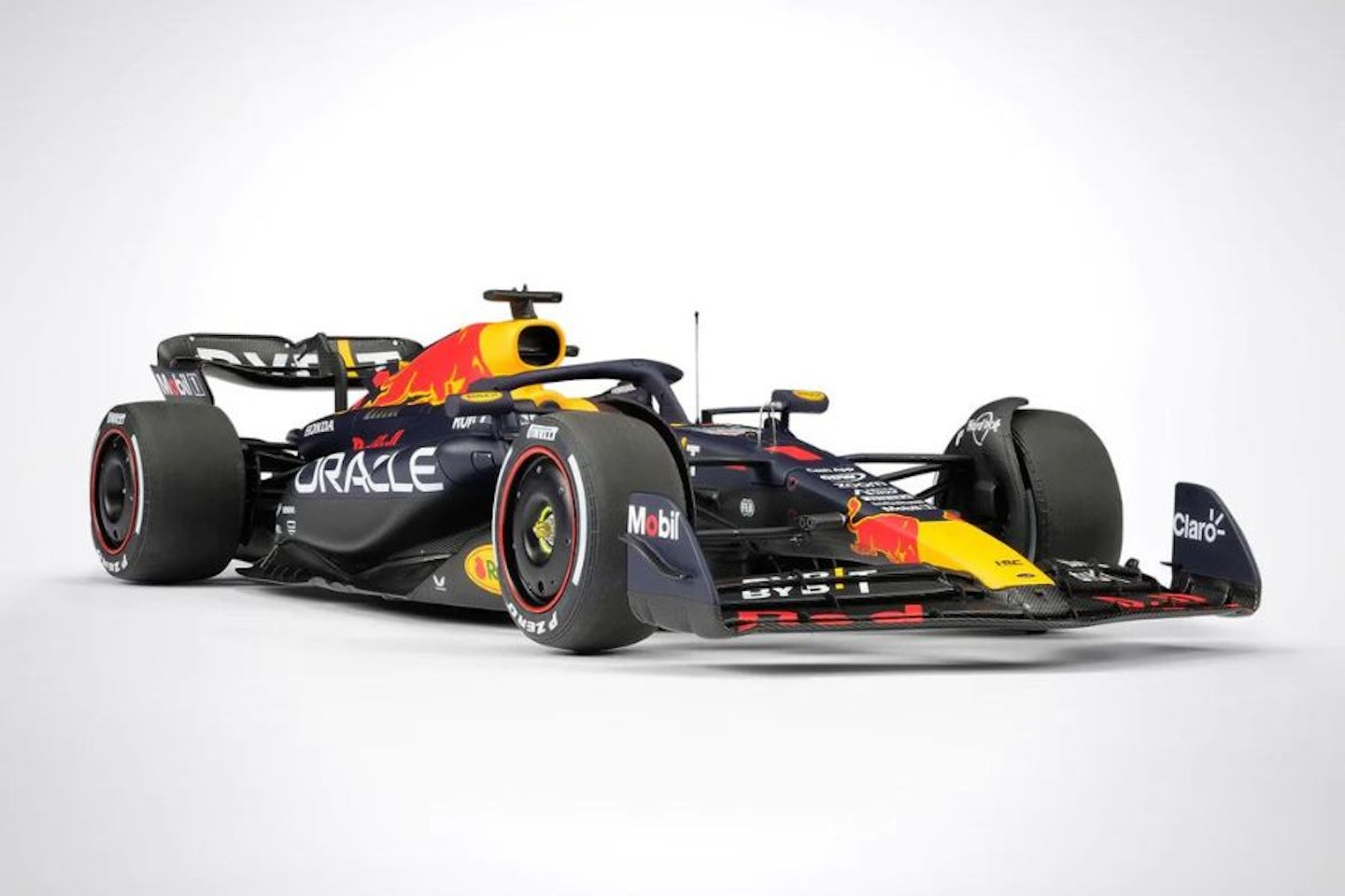 Red Bull 1:18 model