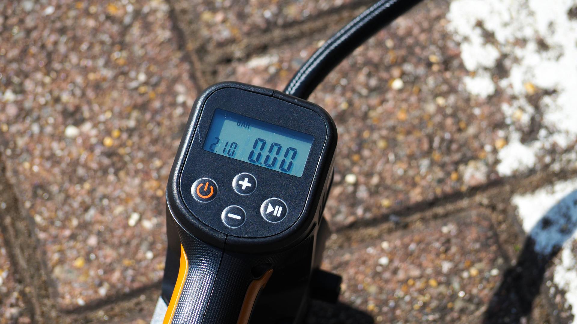 Digital Vs Analogue Tyre Inflators Which Is Best?