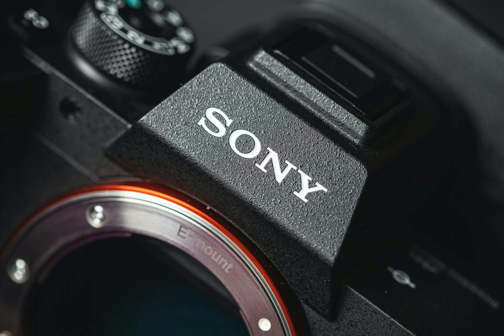 Buy Sony a6400 Mirrorless Camera in Black with 16-50mm Lens - Jessops