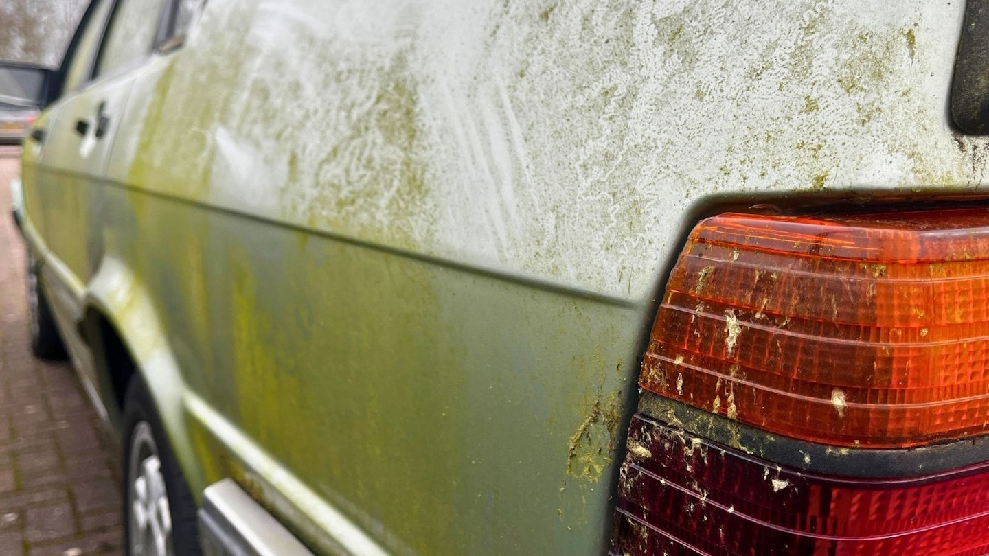 Filthy Audi 80 before prewash test took place