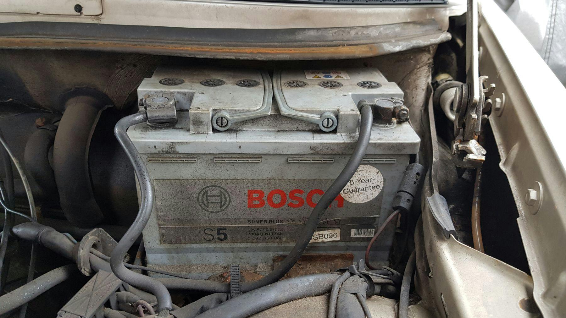 How to disconnect a car battery safely
