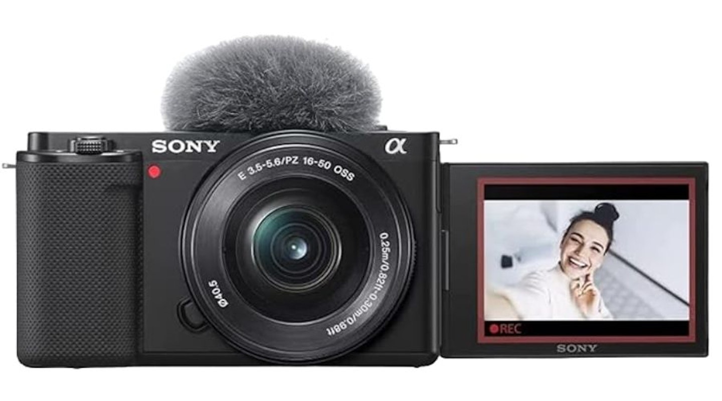 Sony Alpha ZV-E10L APS-C Mirrorless interchangable-lens vlog camera with 16-50mm lens
