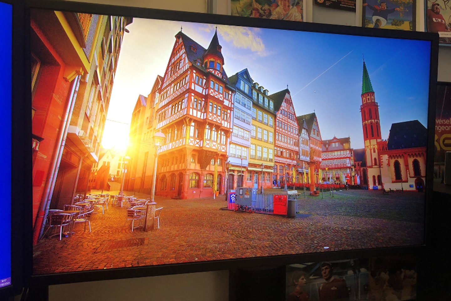 A 4K MONITOR