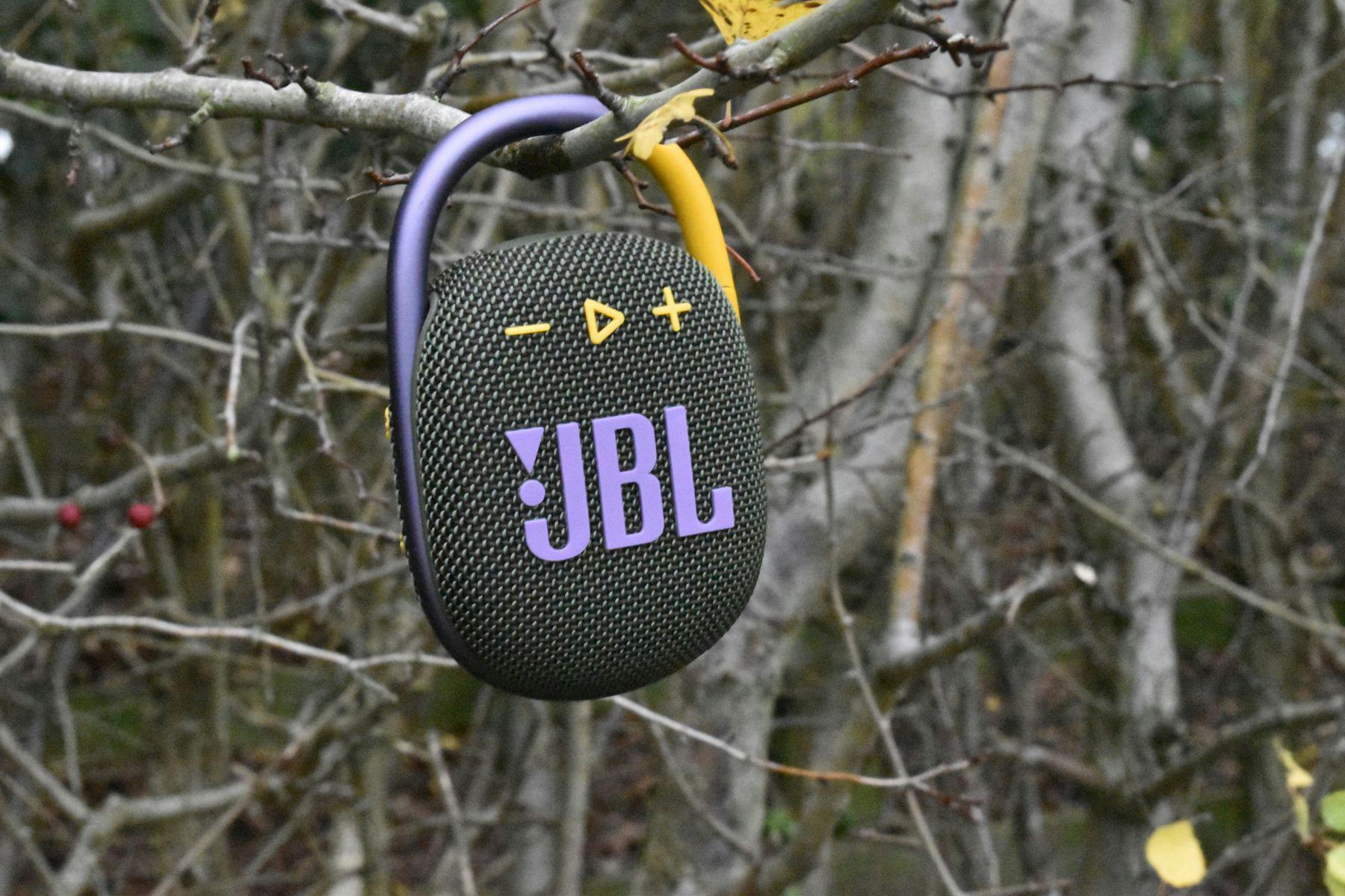 JBL Clip 4 Portable Speaker Quick review Tech What's The Best