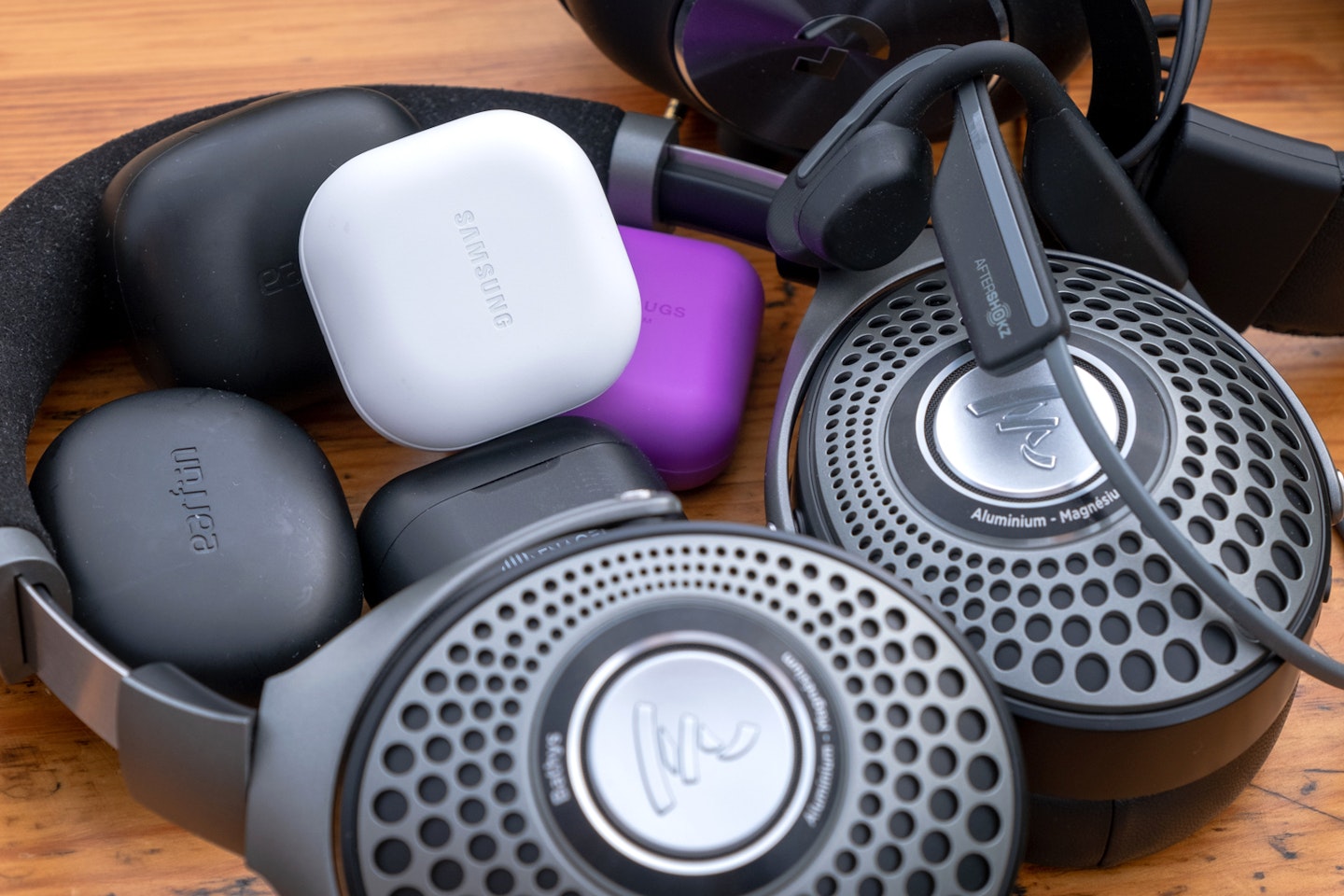 What's The Best's review headphone collection