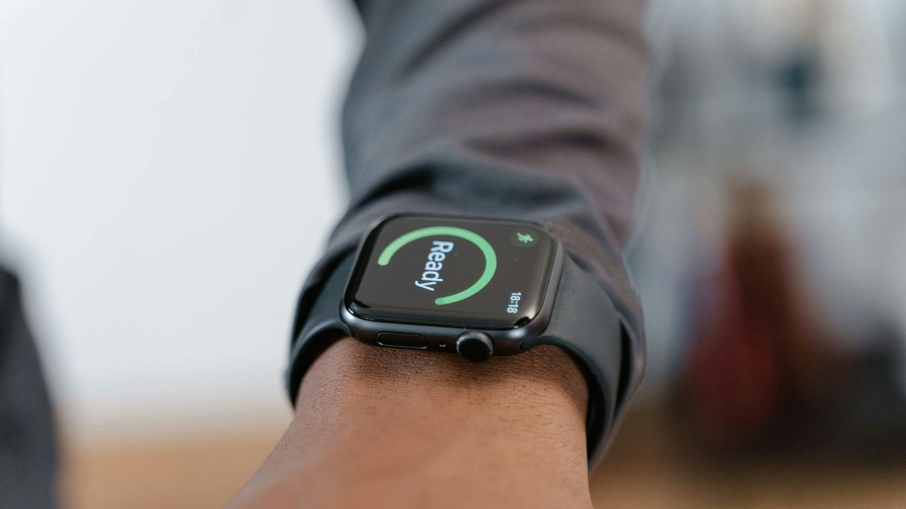 Does apple watch series cheap 4 track blood pressure