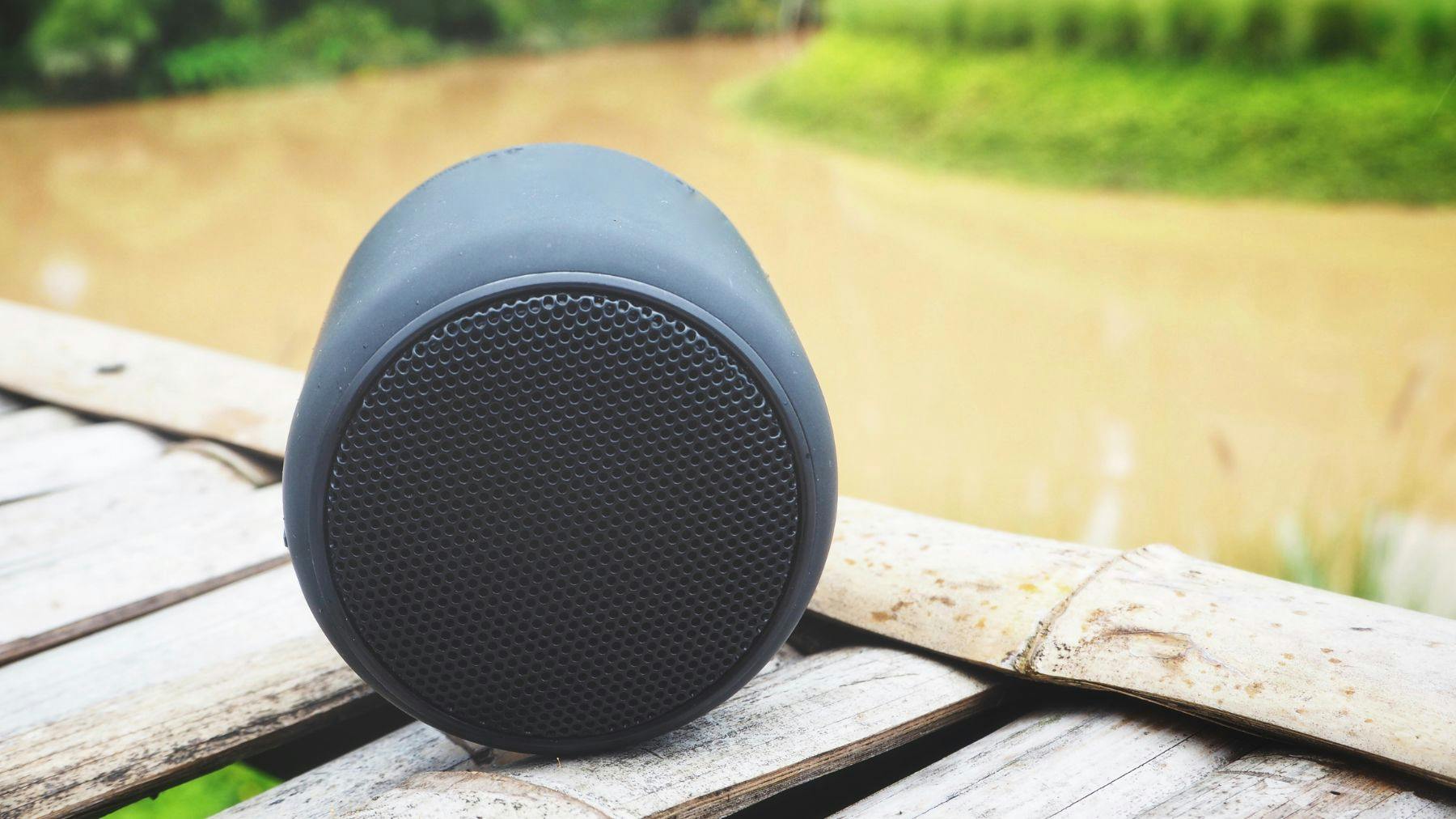 Powerful bass best sale bluetooth speaker