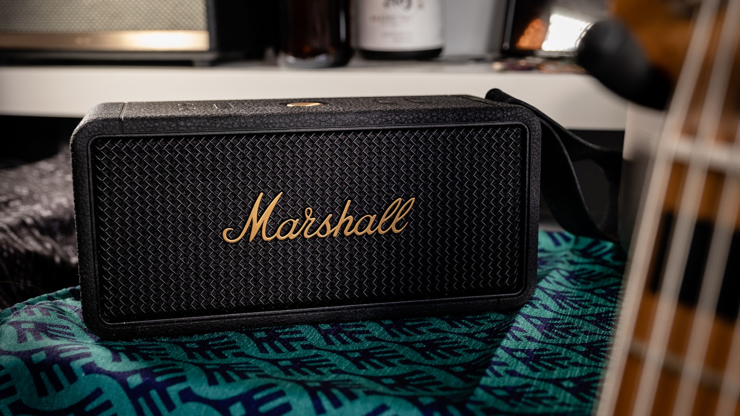 Marhsall Middleton Review image, with speaker on a pattern cloth and bass in foreground