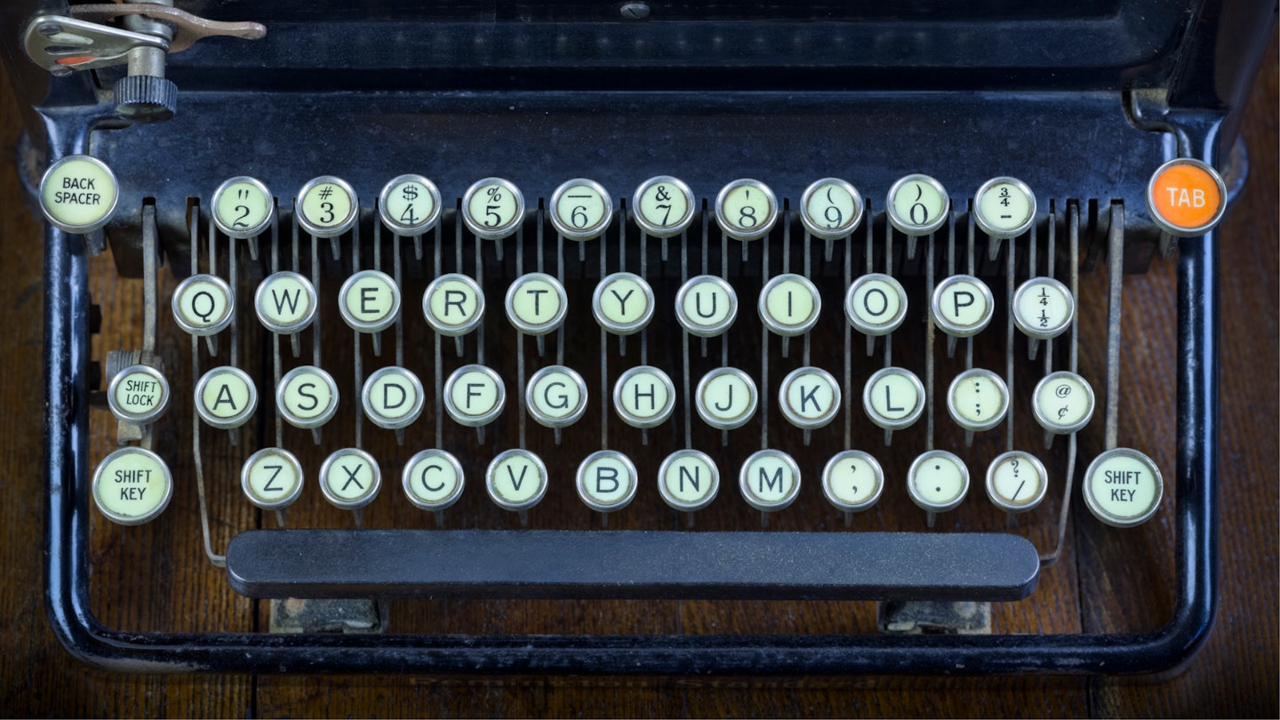 a qwerty layout on a typewriter