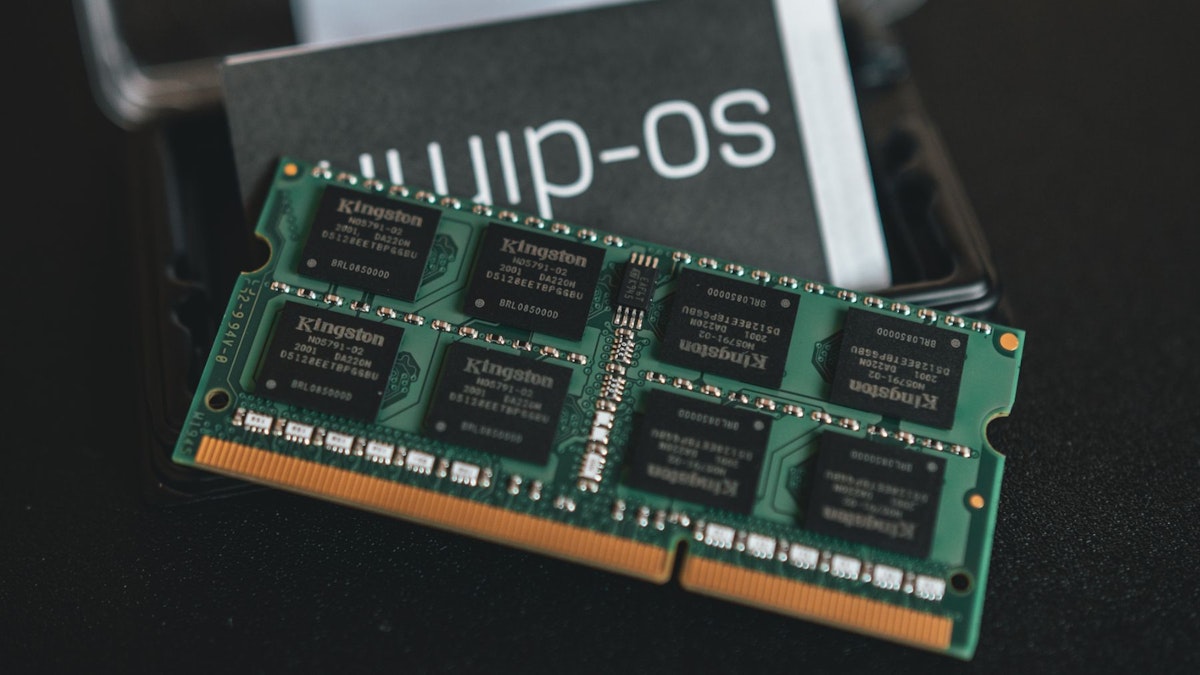 What does RAM do for a smartphone?