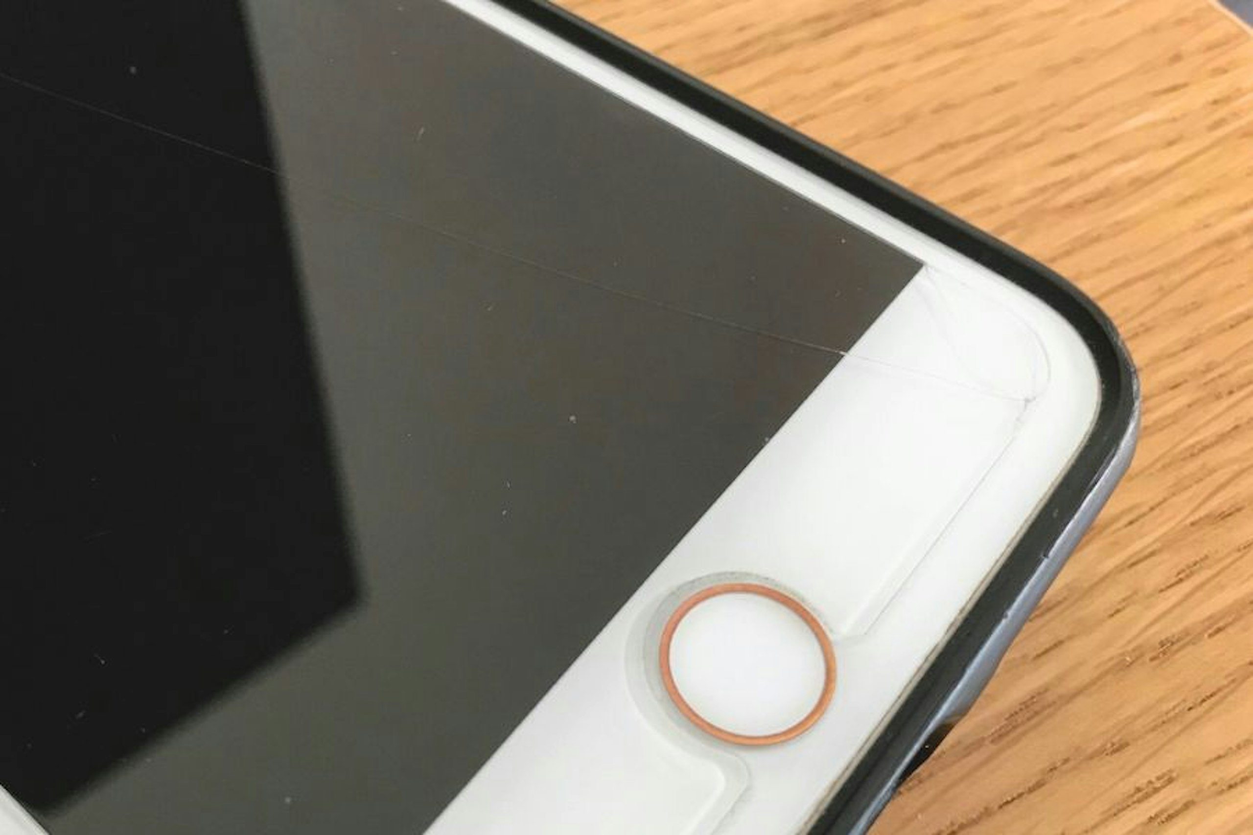 iphone screen protector cracked