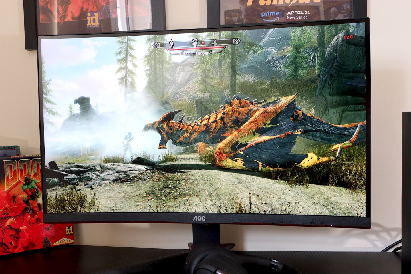 AOC Gaming CQ27G2SE monitor with skyrim