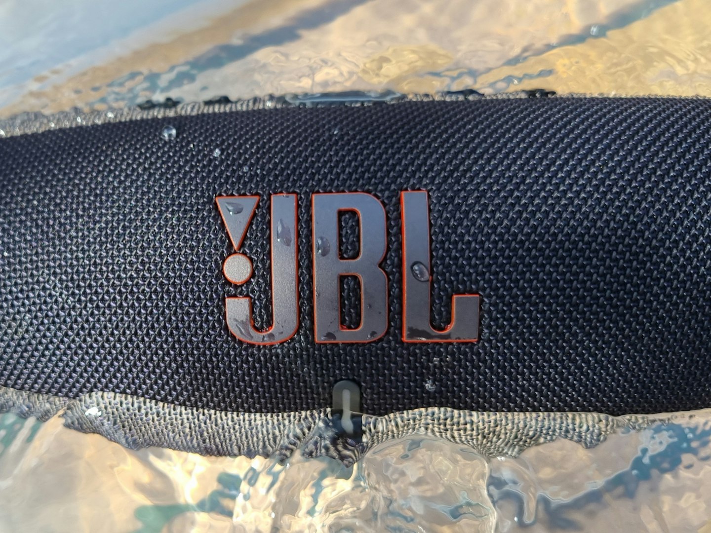 JBL Charge 5 in water