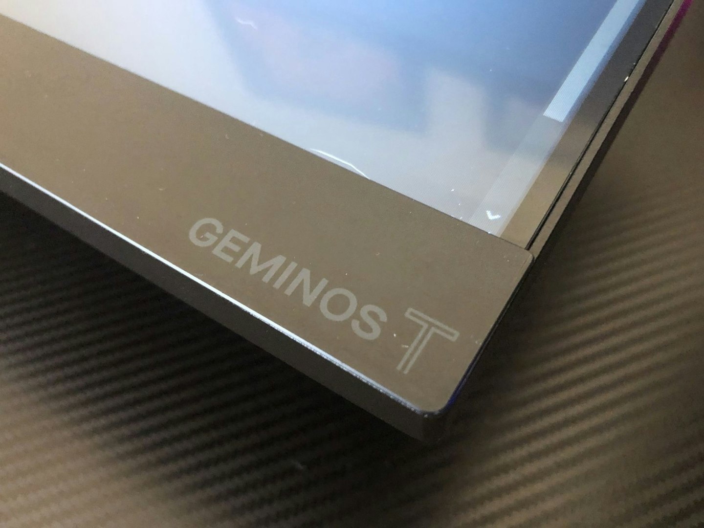 Heavyweight productivity: Mobile Pixels Geminos T dual stacked desktop monitor review