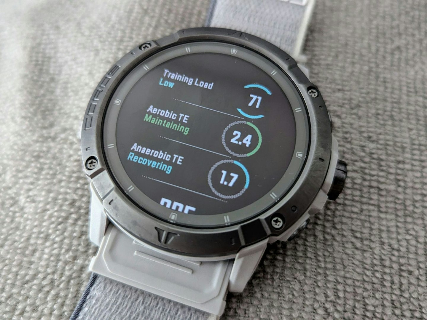Coros Vertix 2S displaying training load and training effect