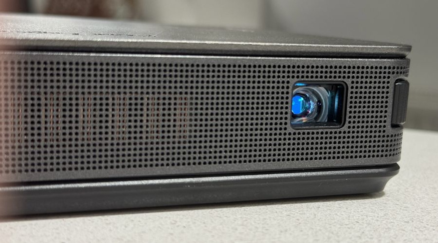 AOPEN Fire Legend PV12a LED Projector - device seen from the front with the projector on