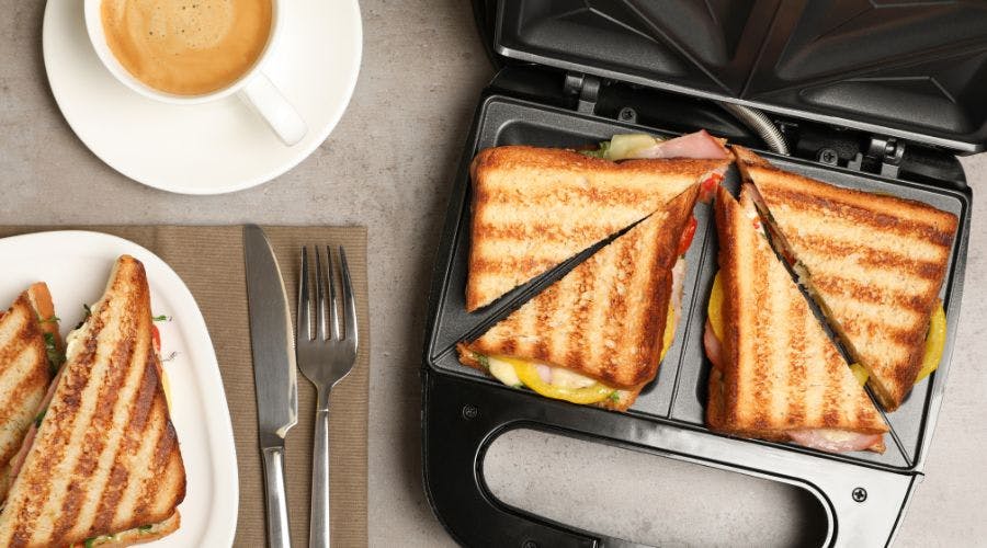 Difference between toaster and sandwich outlet maker