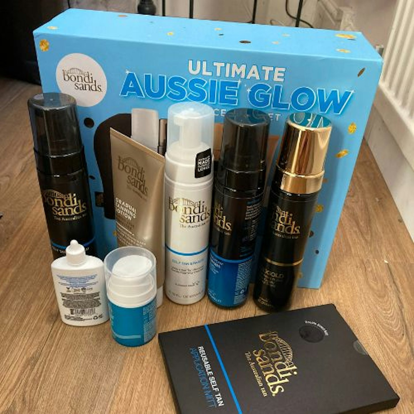 Bondi Sands Ultimate Aussie Glow 8 Piece Gift Set (unboxed)