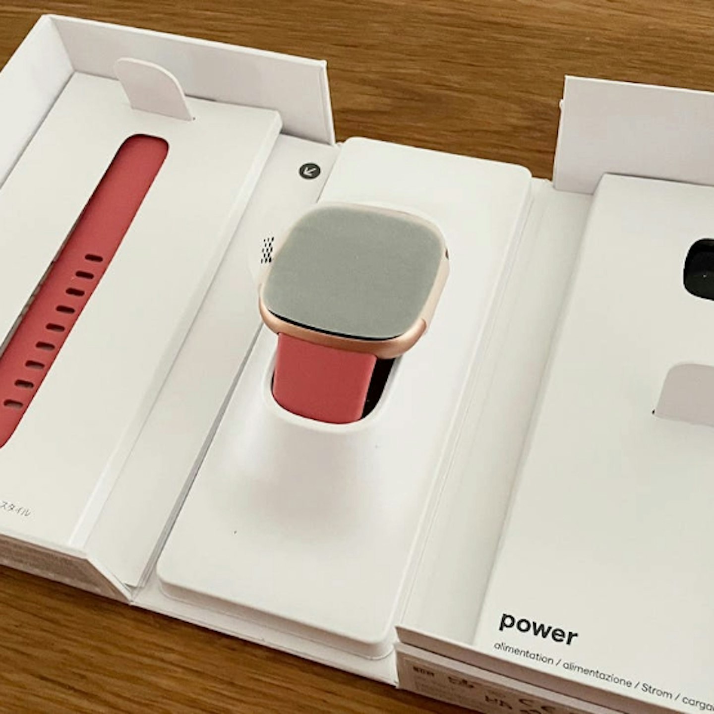 Fitbit Versa 4. Best smartwatches for women. In box