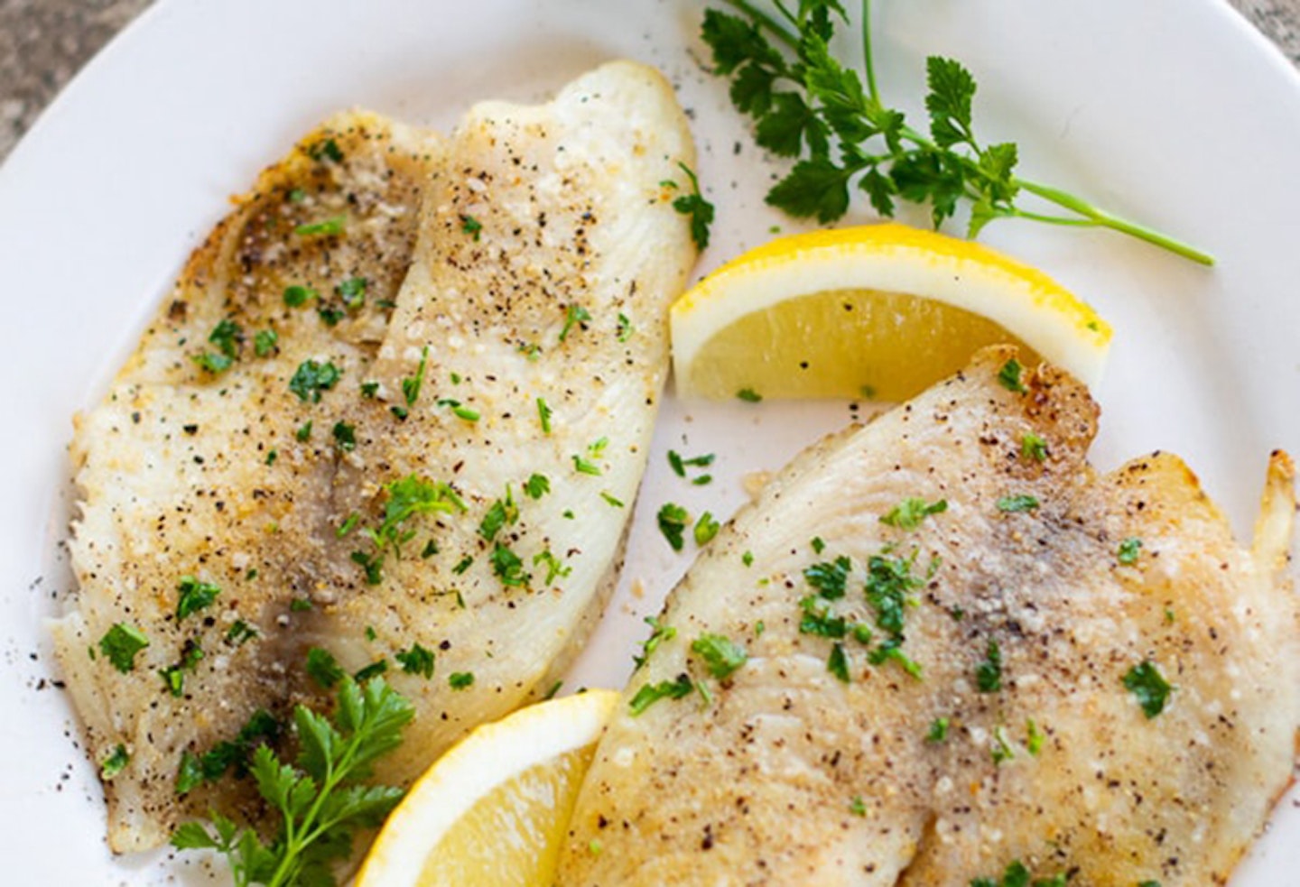 white fish with garlic and lemon pepper sauce