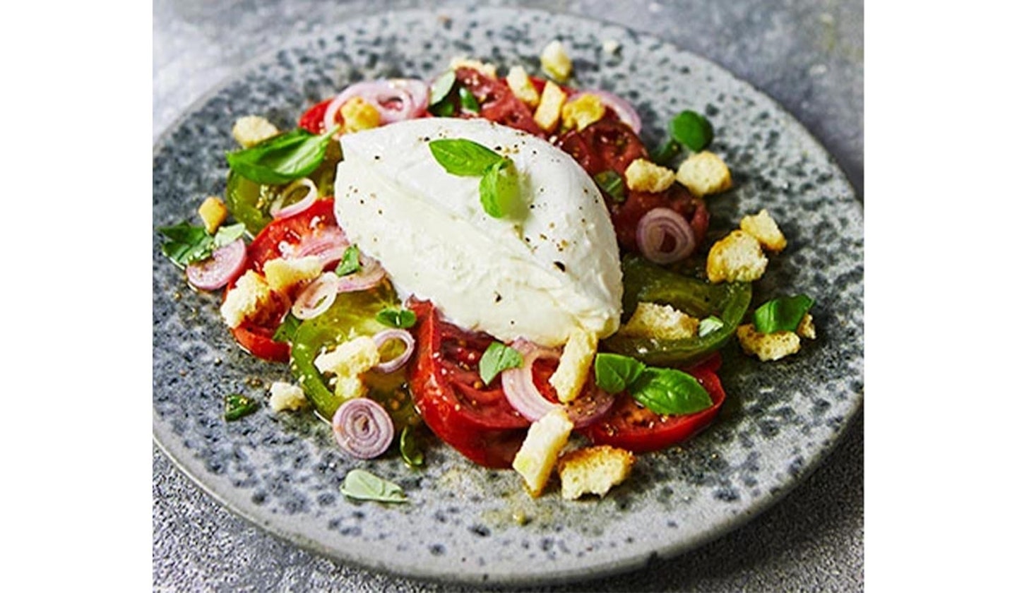 mozzerella and tomato salad