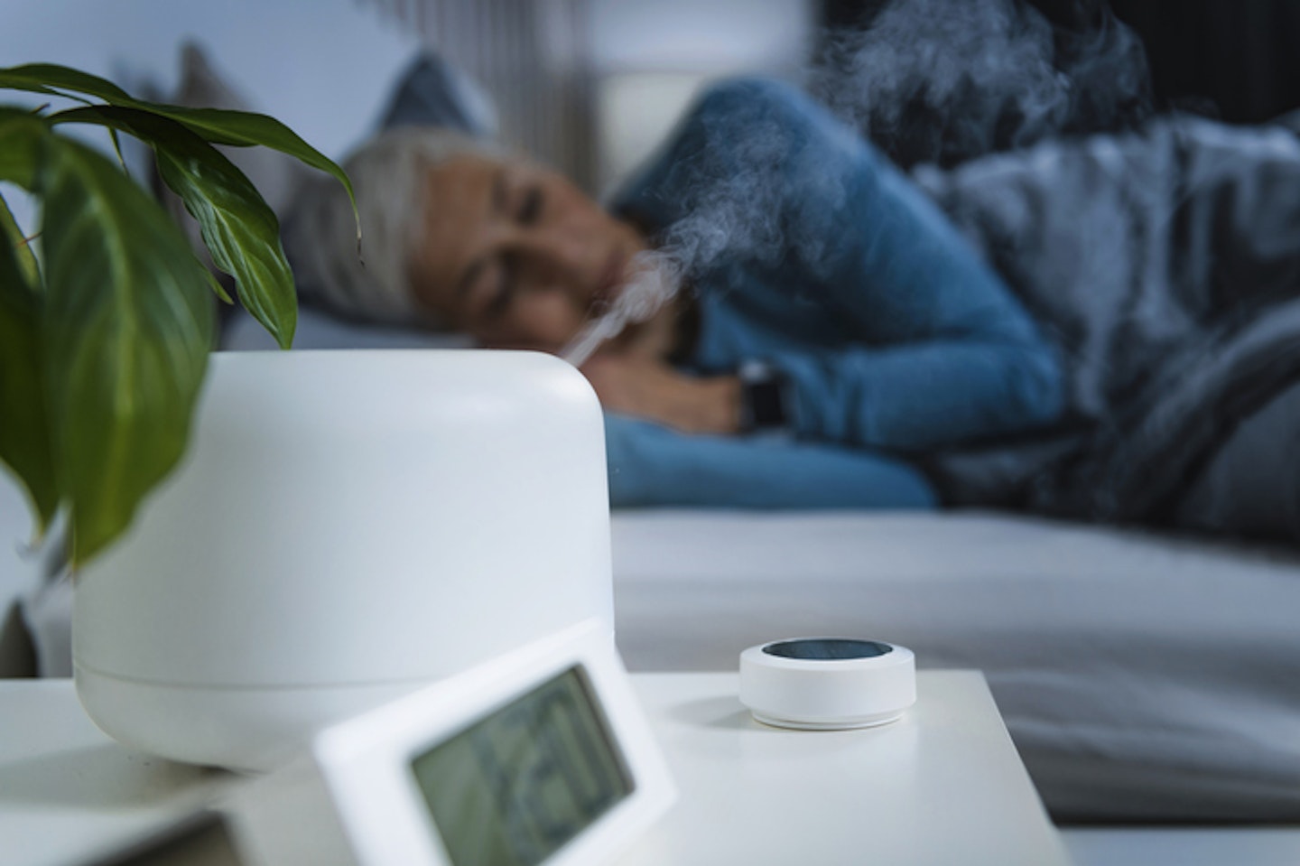 Air humidifier in bedroom