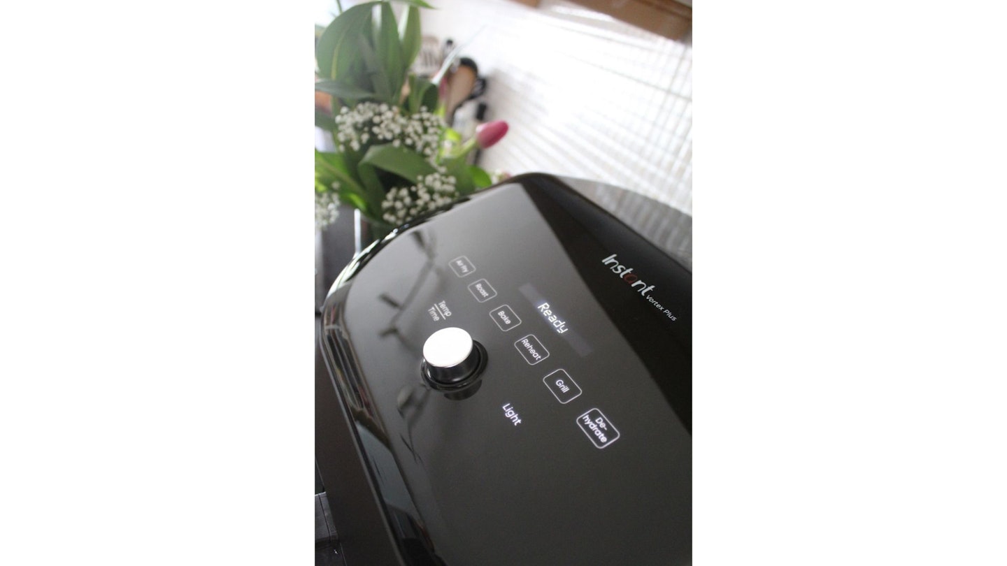 Instant Vortex Plus 6-in-1 Air Fryer screen