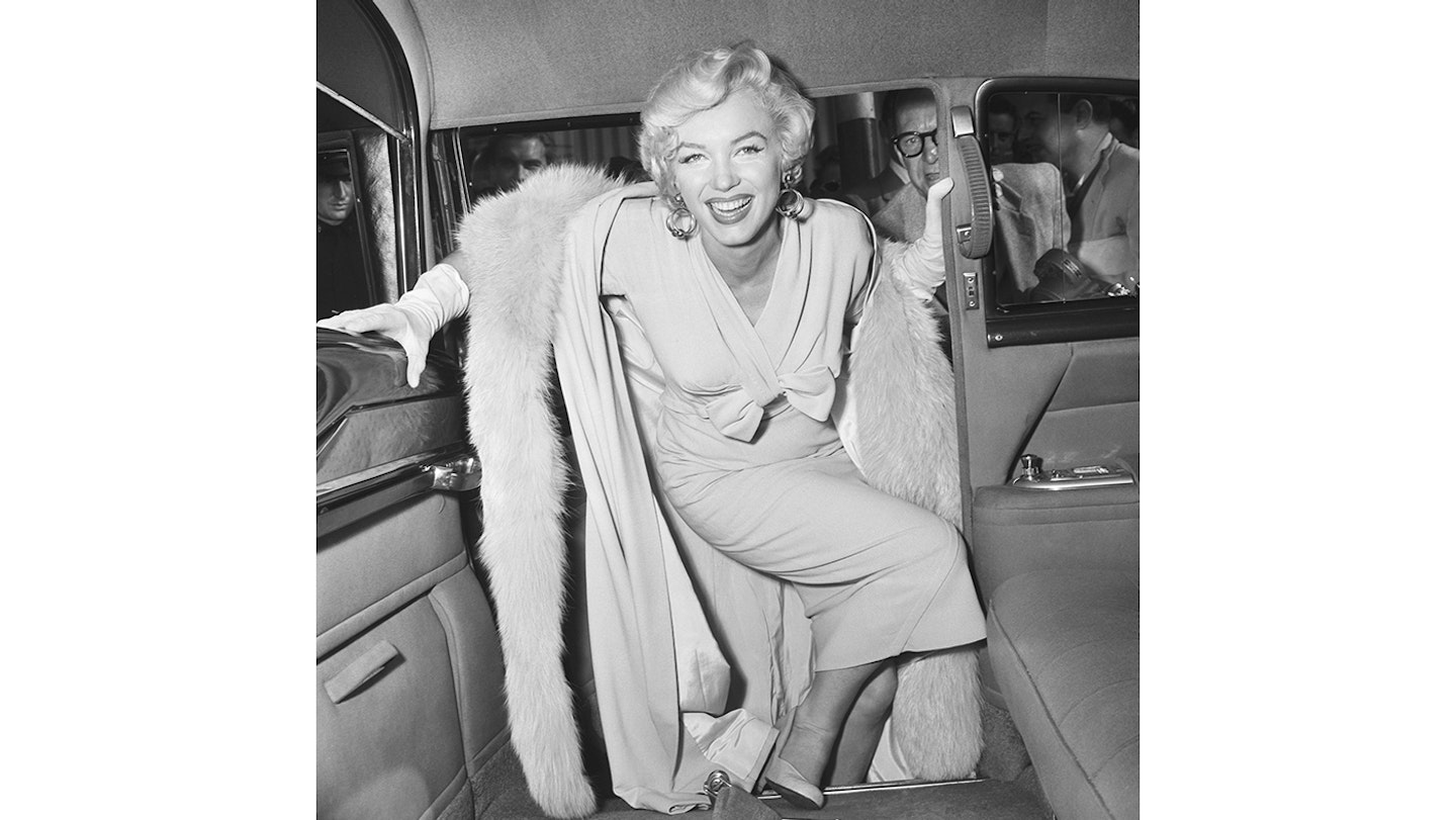 Marilyn Monroe dress fur stole