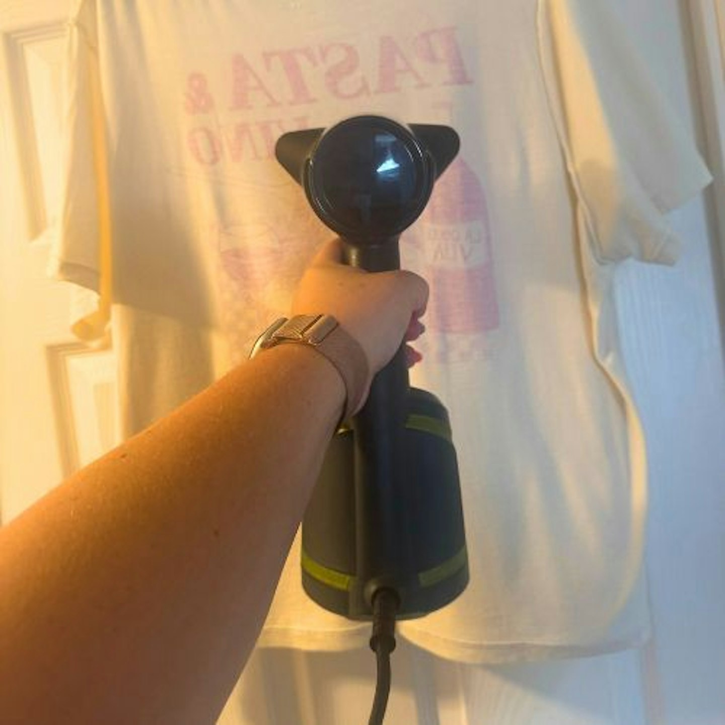 Tried & Tested by Rosie Floyd for Yours.co.uk: Tefal AeroSteam DT9810 Handheld Clothes Steamer