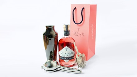 Image: https://images.bauerhosting.com/affiliates/sites/9/2022/11/drinks-bundle.jpg?q=80&w=440&ar=16:9&fit=crop&crop=top drinks bundle