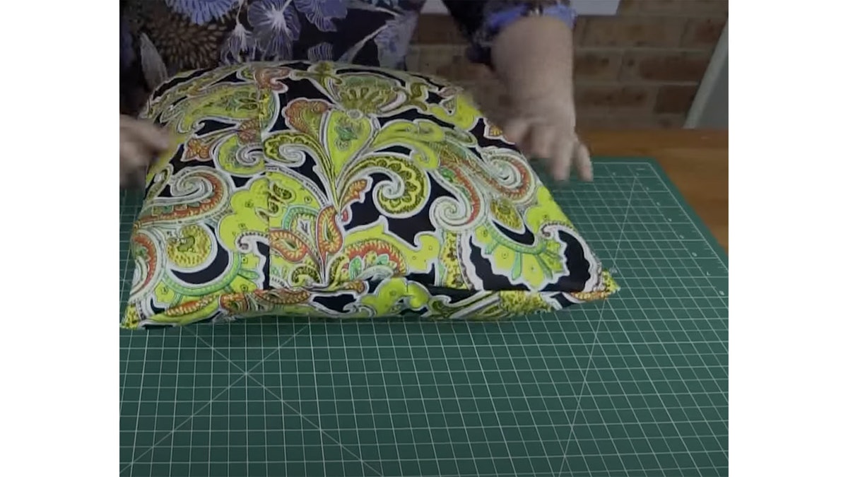 How to make a cushion cover