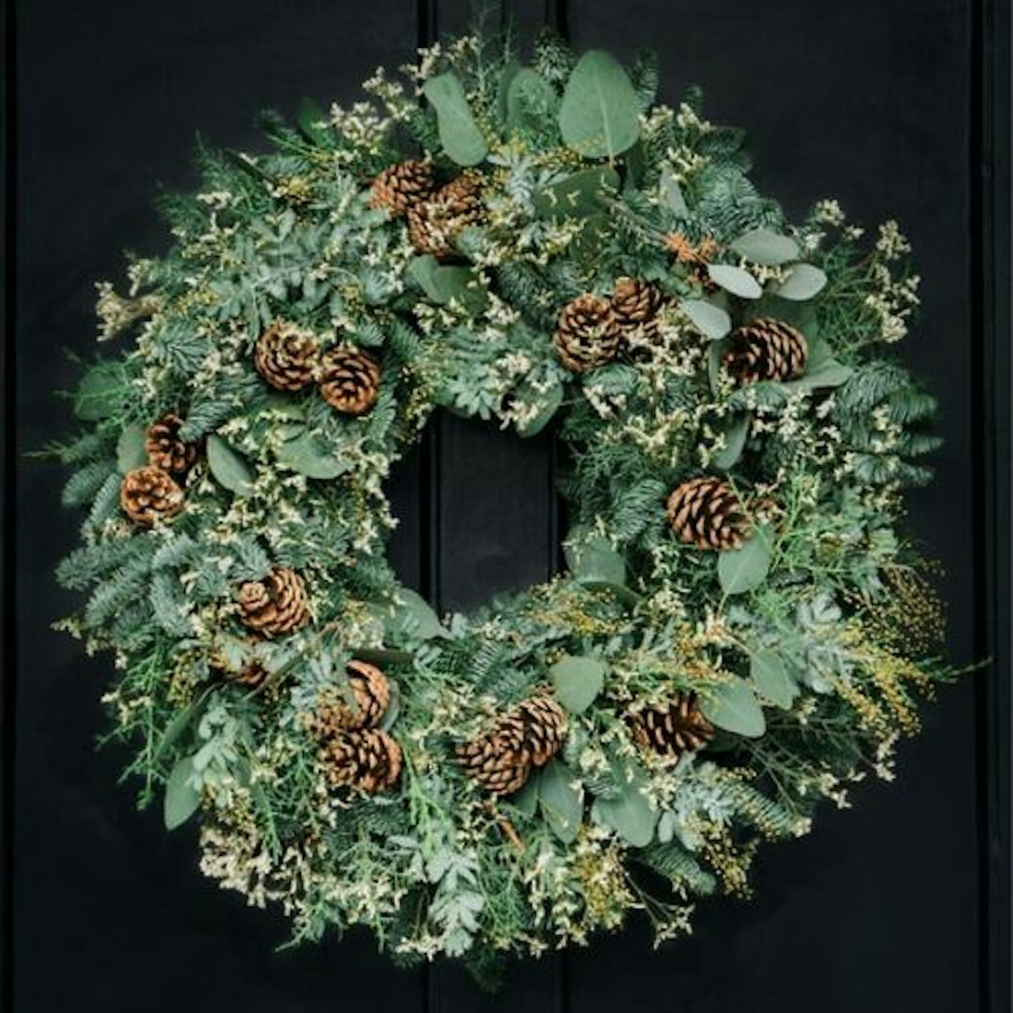 NATURAL WHITE WREATH