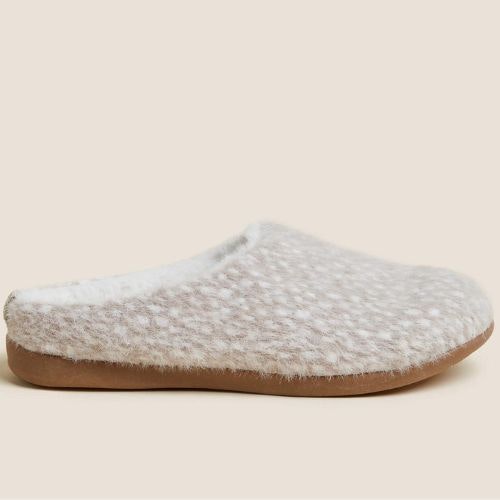 Best women’s slippers for keeping feet cosy Life Yours