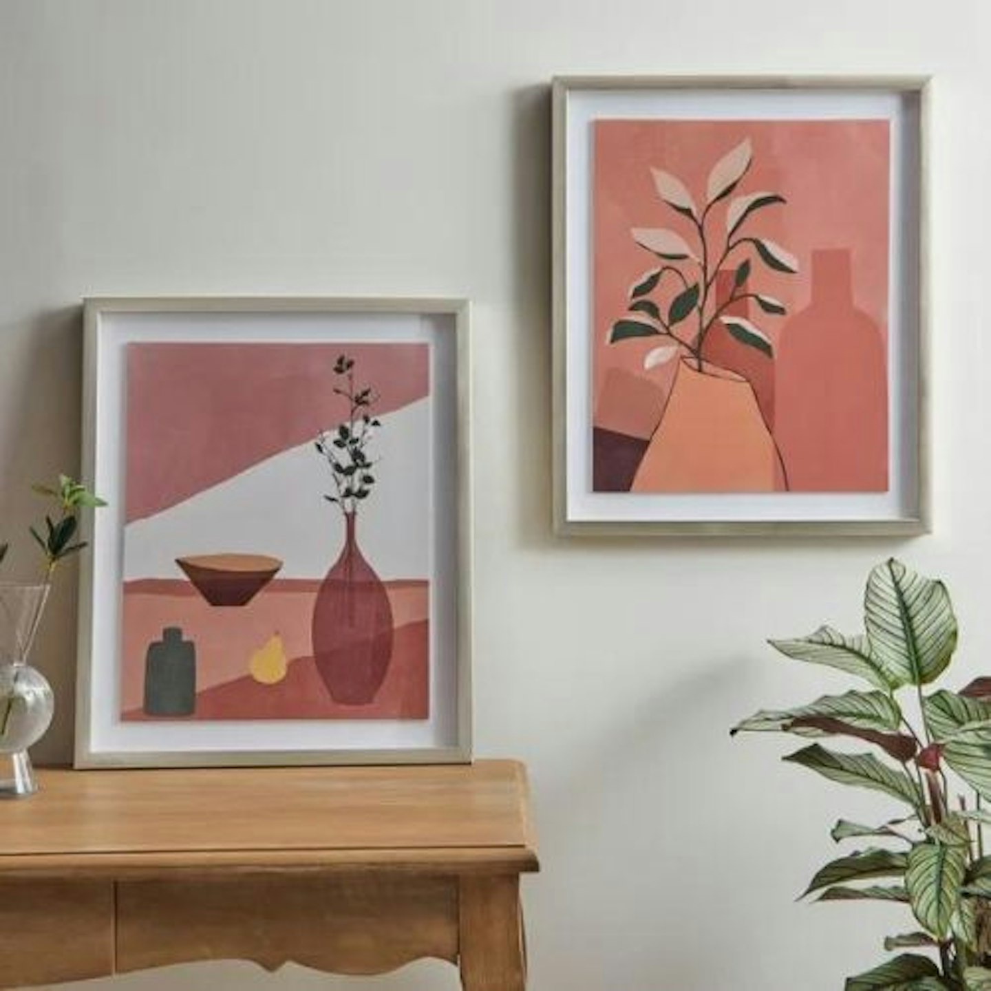 Set of 2 Pretty Vase Prints