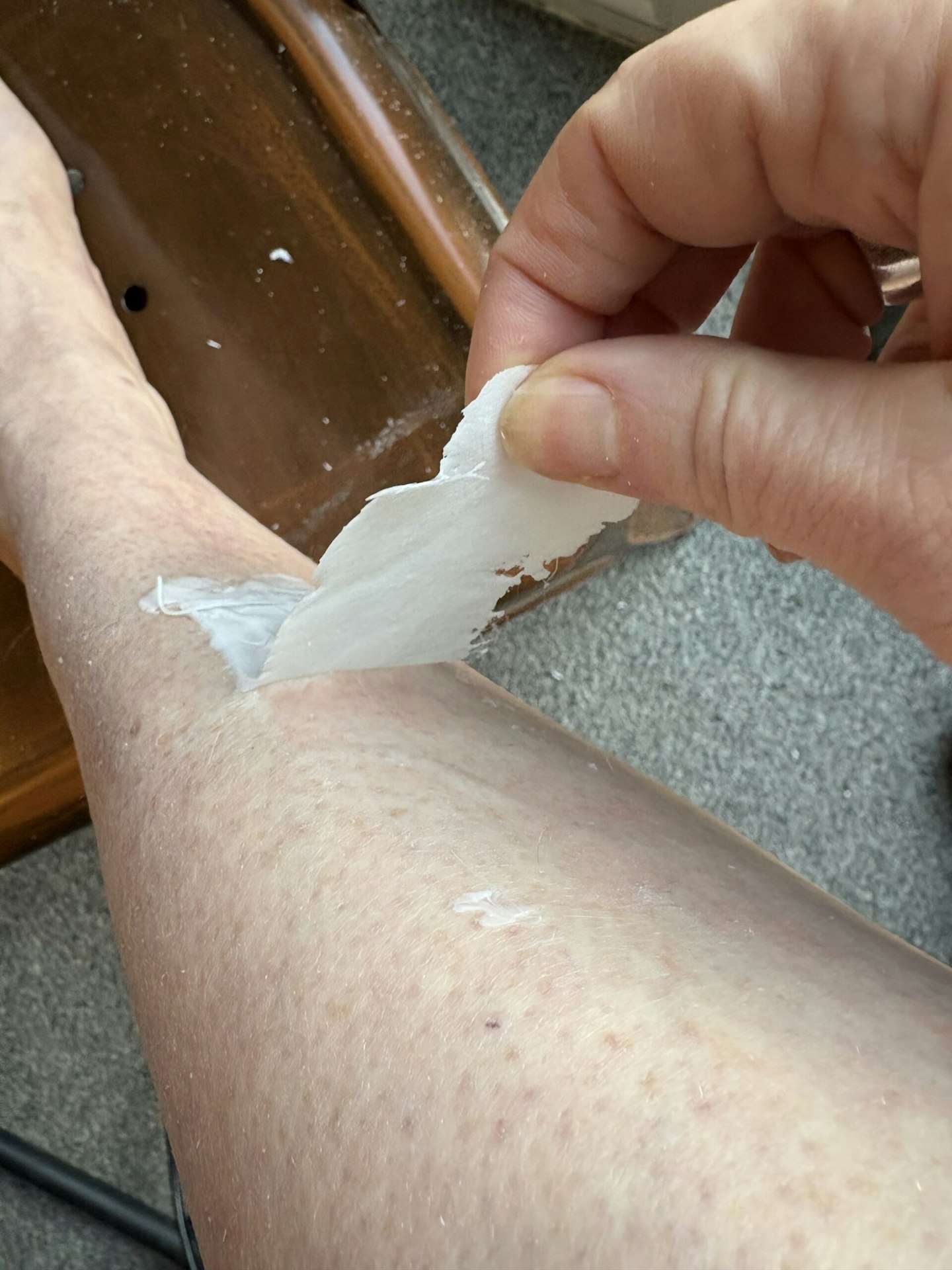 Tester using the Mylee Professional Waxing Kit heating wax