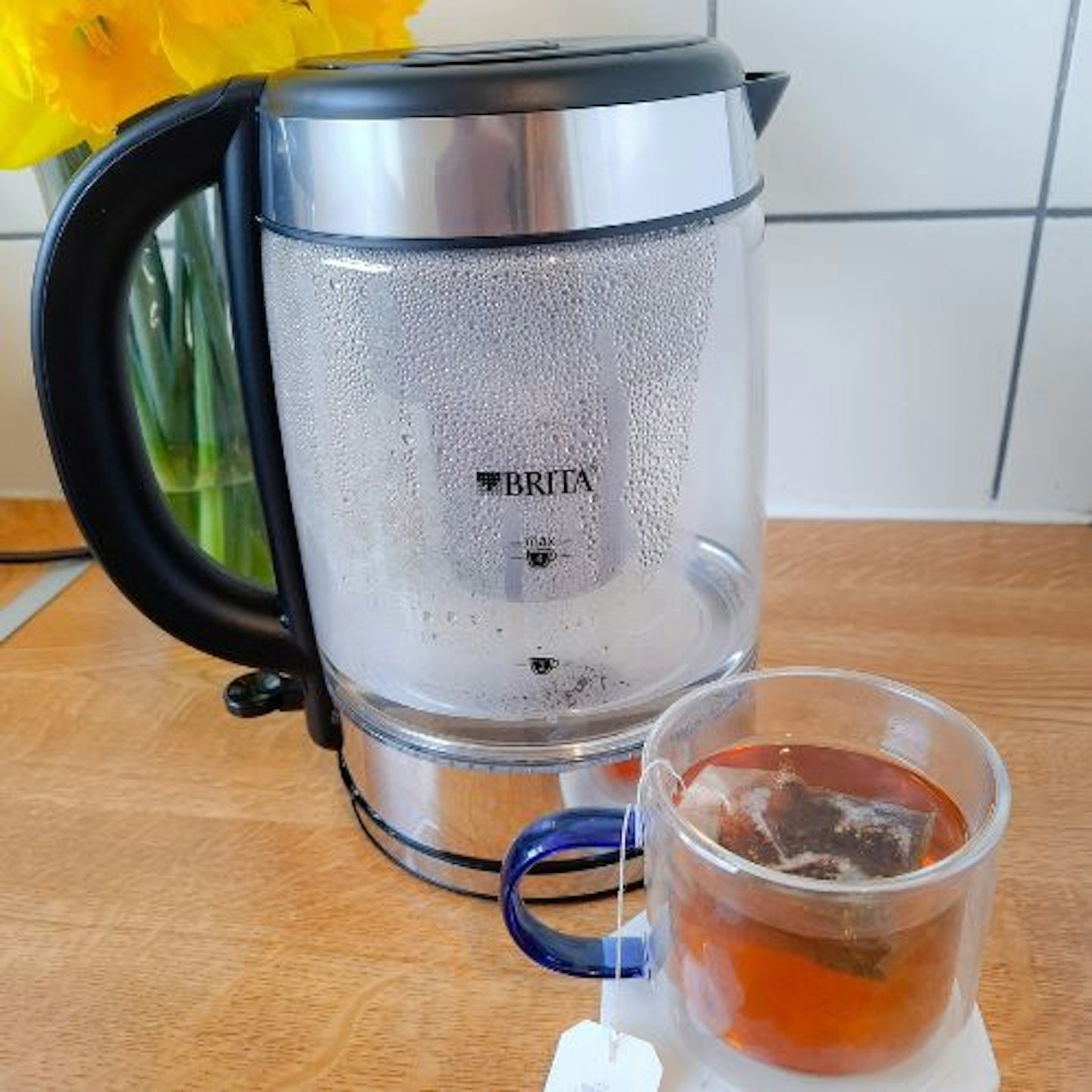 Testing the Russell Hobbs Brita Filter Purity Electric Kettle with a cup of tea