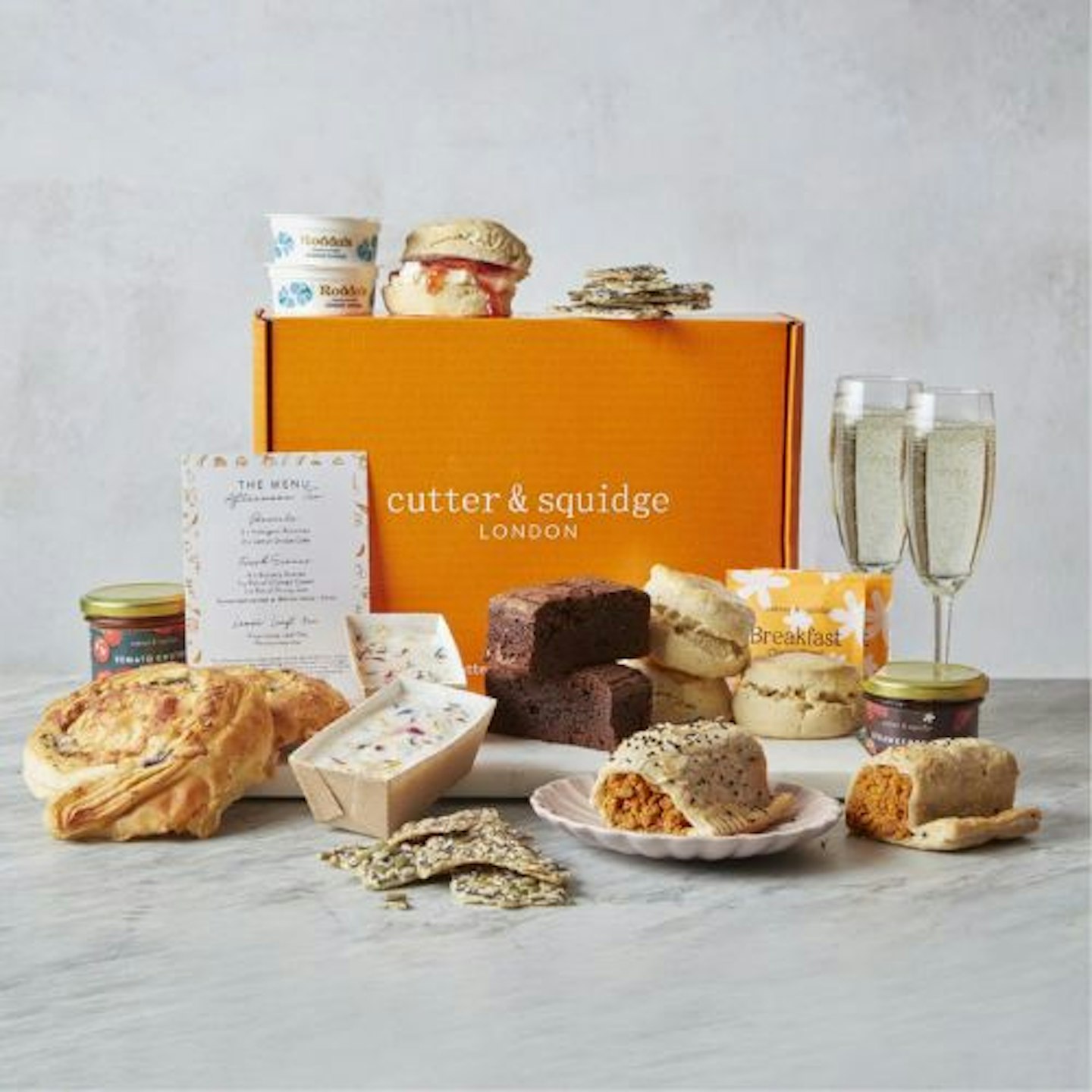 Coronation Afternoon Tea Picnic Hamper With Prosecco