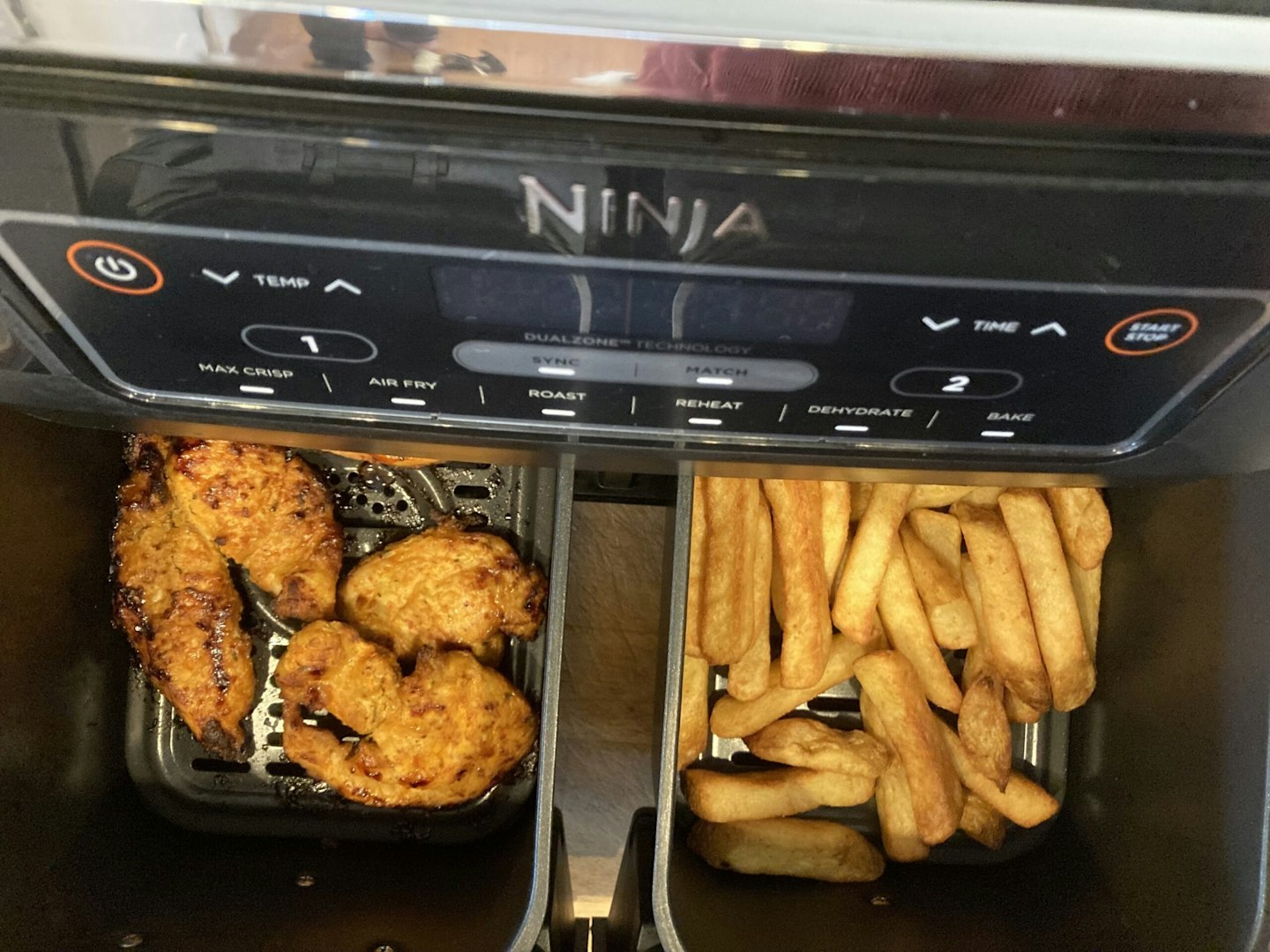 Ninja Foodi Dual Zone AF300UK Air Fryer review
