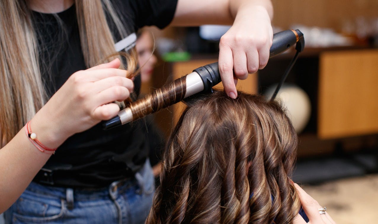 Types of curls with a clearance wand