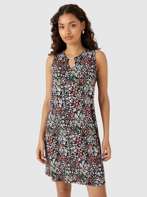 Best petite dresses for the perfect fit Life Yours